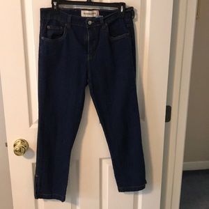 LEVI CAPRI DENIM JEANS